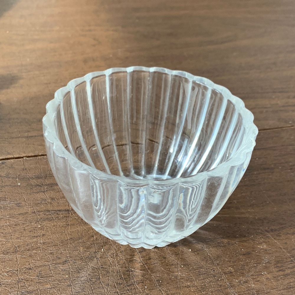 Clear Glass Ribbed Bowl